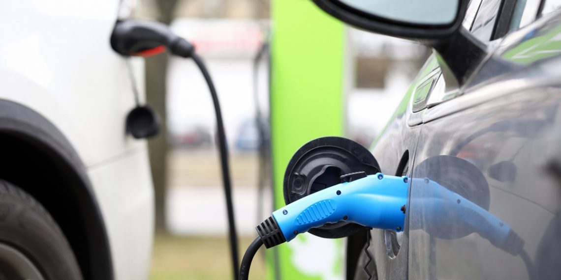 Plug under voltage restores battery charge