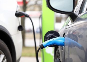 Plug under voltage restores battery charge