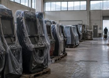 Calabria, 6,17 miliardi bruciati nell'azzardo nel 2025: l'allarme di Caritas e Osservatorio